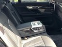 BMW M760Li xDrive V12 для трансферов из аэропортов и городов в Швейцарии и Европе.