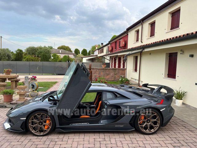 Rental Lamborghini Aventador SVJ in Lausanne