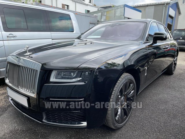 Transfer from Zurich to Munich Airport General Aviation Terminal GAT by Rolls-Royce GHOST Long car