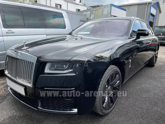 Transfer from Geneva to Munich Airport General Aviation Terminal GAT by Rolls-Royce GHOST Long car